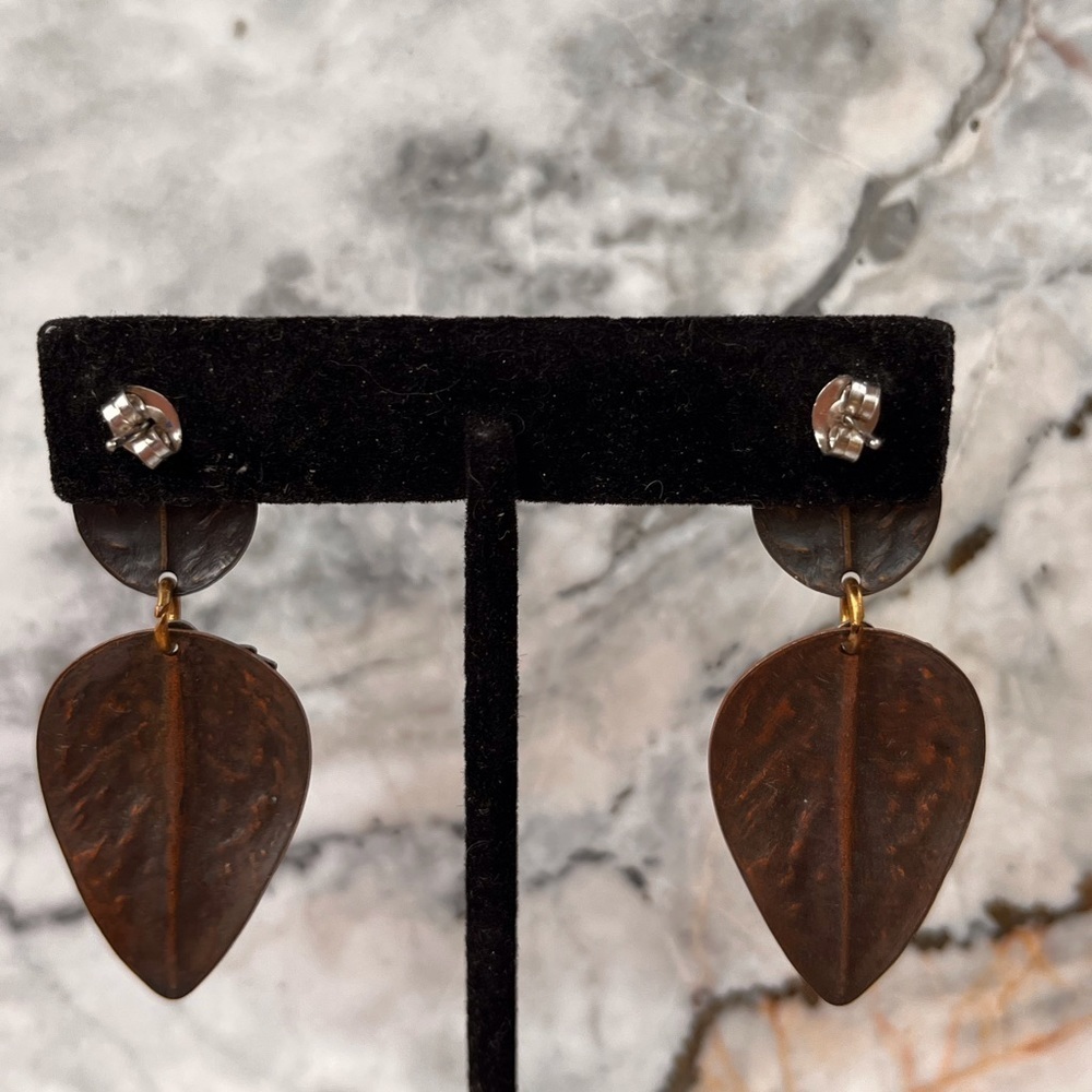 Layered leaf earrings - Picture 2 of 3